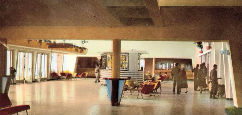 Philippeville-Valée - Intérieur de l'aéroport