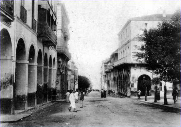 Philippeville - 1903 - Haut de la rue Nationale (future rue Clémenceau)