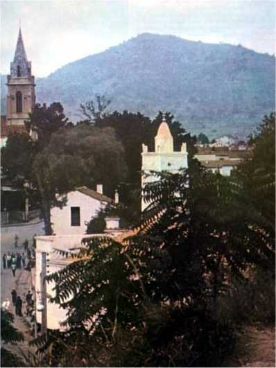 Collo, l'Eglise Saint André et la Mosquée Sidi Ali El Kébir