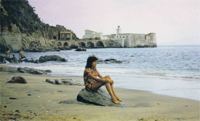Plage Mollo, méditation près du Phare de Stora